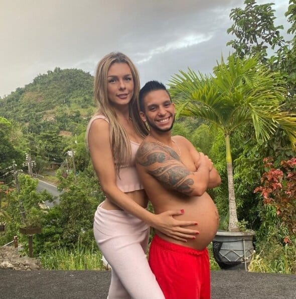 حمل زوج عارضة  الأزياء الكولومبية دانا سلطان