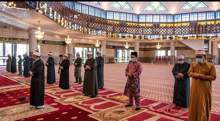 عاااجل.."الوزراء" يعلن عودة المساجد وانتهاء الحظر