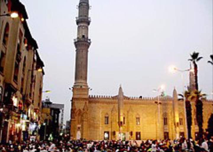 عاااجل . إغلاق مسجد الحسين وإحالة الأئمة والعاملين للتحقيق" 