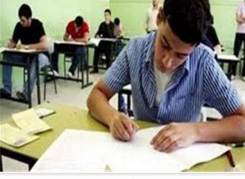 طالب بالثانوية الأزهرية أصيب بضيق فى التنفس أثناء الإمتحان بنجع حمادي 