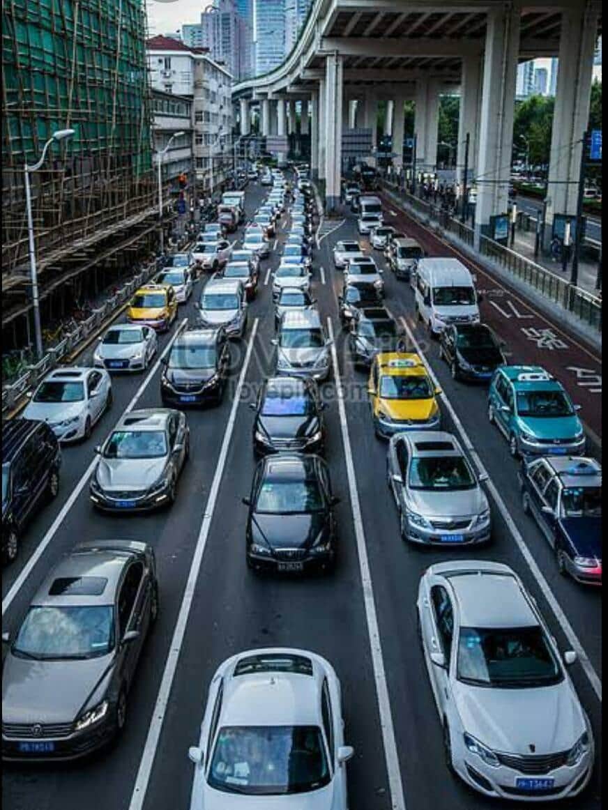 2000جنيه رسوم رخصة تنظيم انتظار السيارات في الشوارع وفقاً للقانون الجديد.