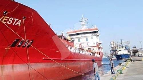 وصول سفن محملة ب4500 طن من الصودا الكاوية بغرب بورسعيد 
