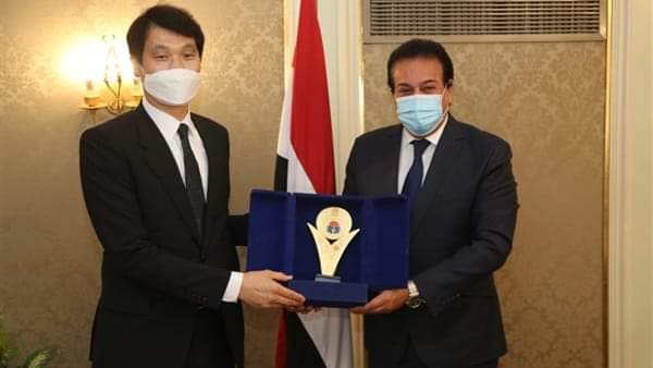 وزير التعليم العالي يستقبل سفير كوريا الجنوبية بالقاهرة