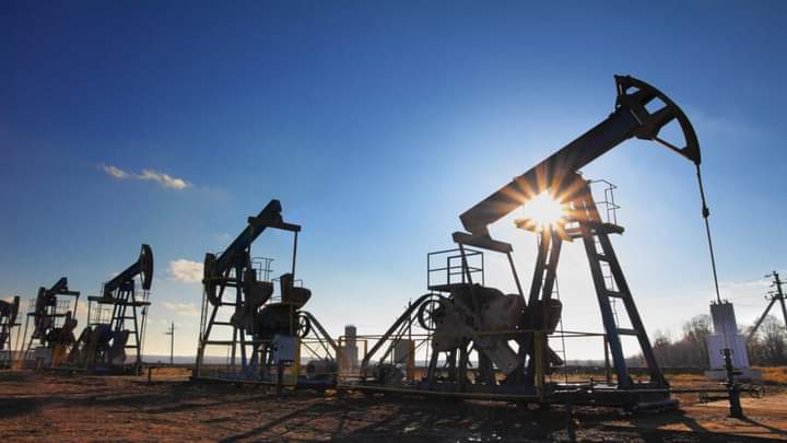 معهد البترول: هبوط بمخزونات النفط والبنزين الأسبوع الماضي