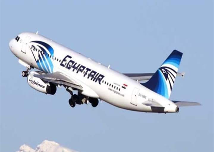 مصر للطيران نقلت 1725 رحلة خارج مصر وداخلها