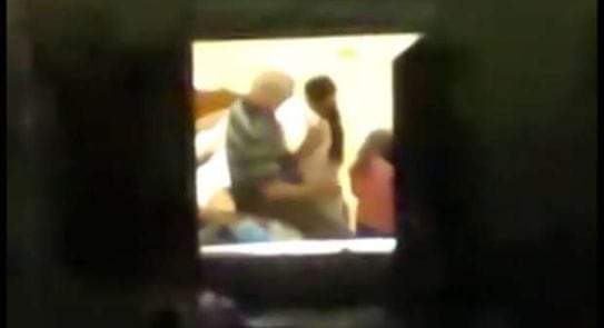 مصور فيديو التحرش: أنقذت الطفلة من الذئب العجوز.. وتم ضبطه أثناء الحصة...