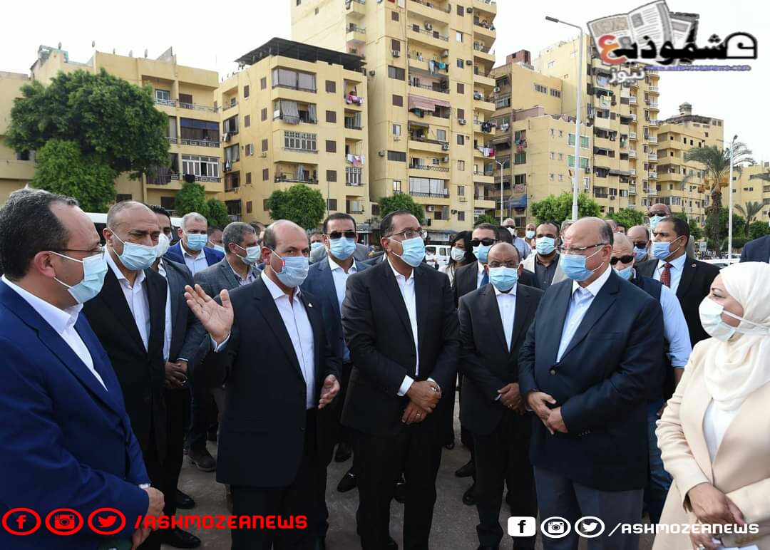 يتفقد رئيس الوزراء موقع تطوير ساحة مسجد عمرو بن العاص